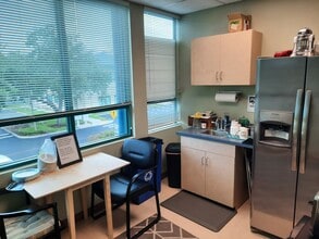 2415 University Pky, Sarasota, FL à louer Photo intérieure- Image 2 de 3