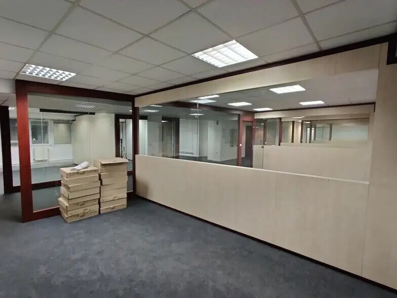 Office in Massy for lease - Interior Photo - Image 3 of 6