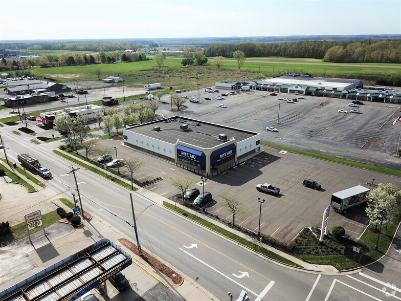 4 E Walton St, Willard, OH à vendre - Photo principale - Image 1 de 4