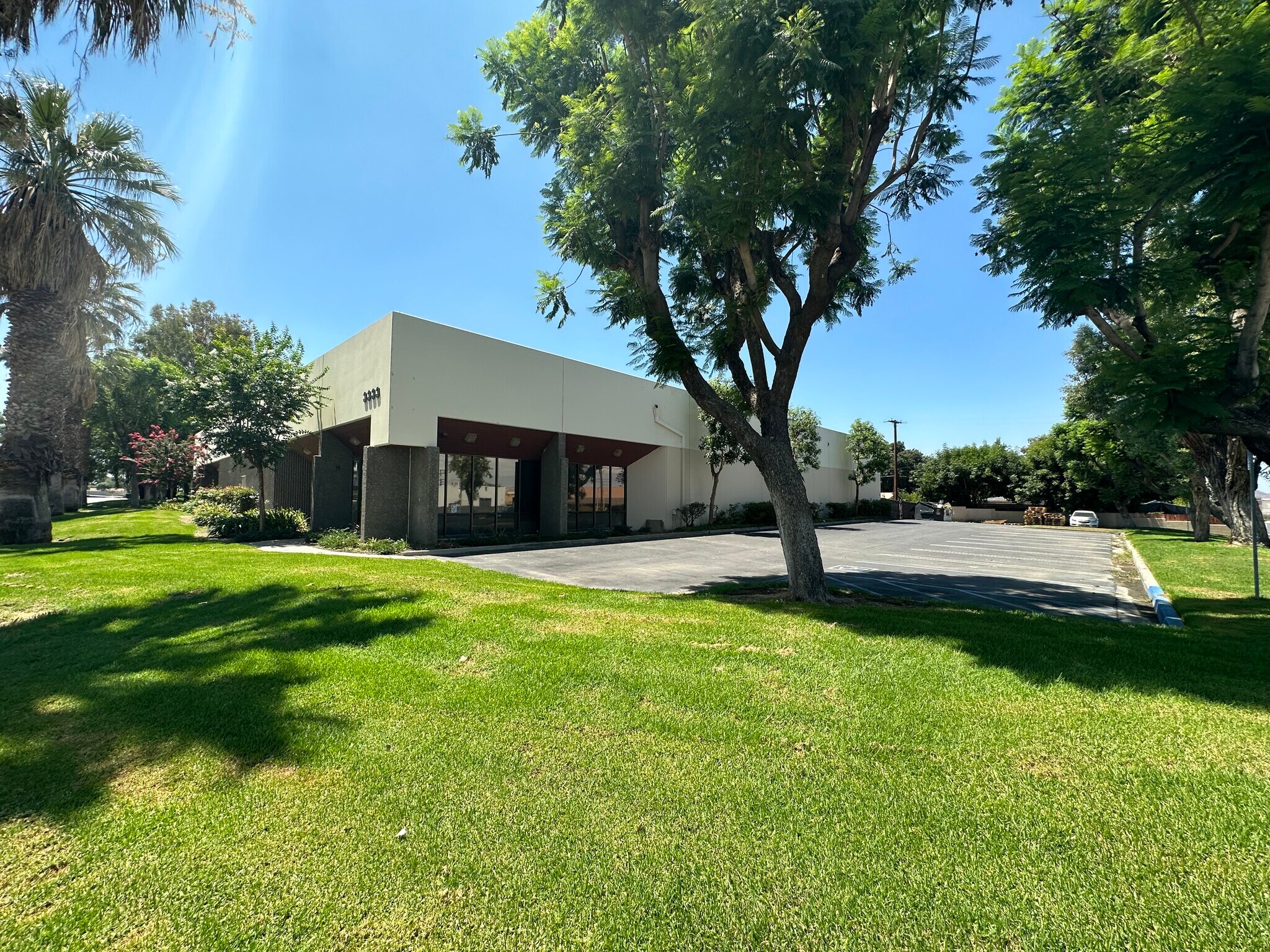 3333-3343 Durahart St, Riverside, CA à louer Photo du bâtiment- Image 1 de 8