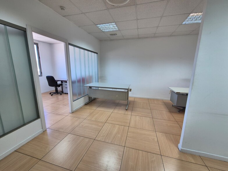 Calle de Mariano Barbacid, 5, Rivas-Vaciamadrid, Madrid for lease - Interior Photo - Image 1 of 2