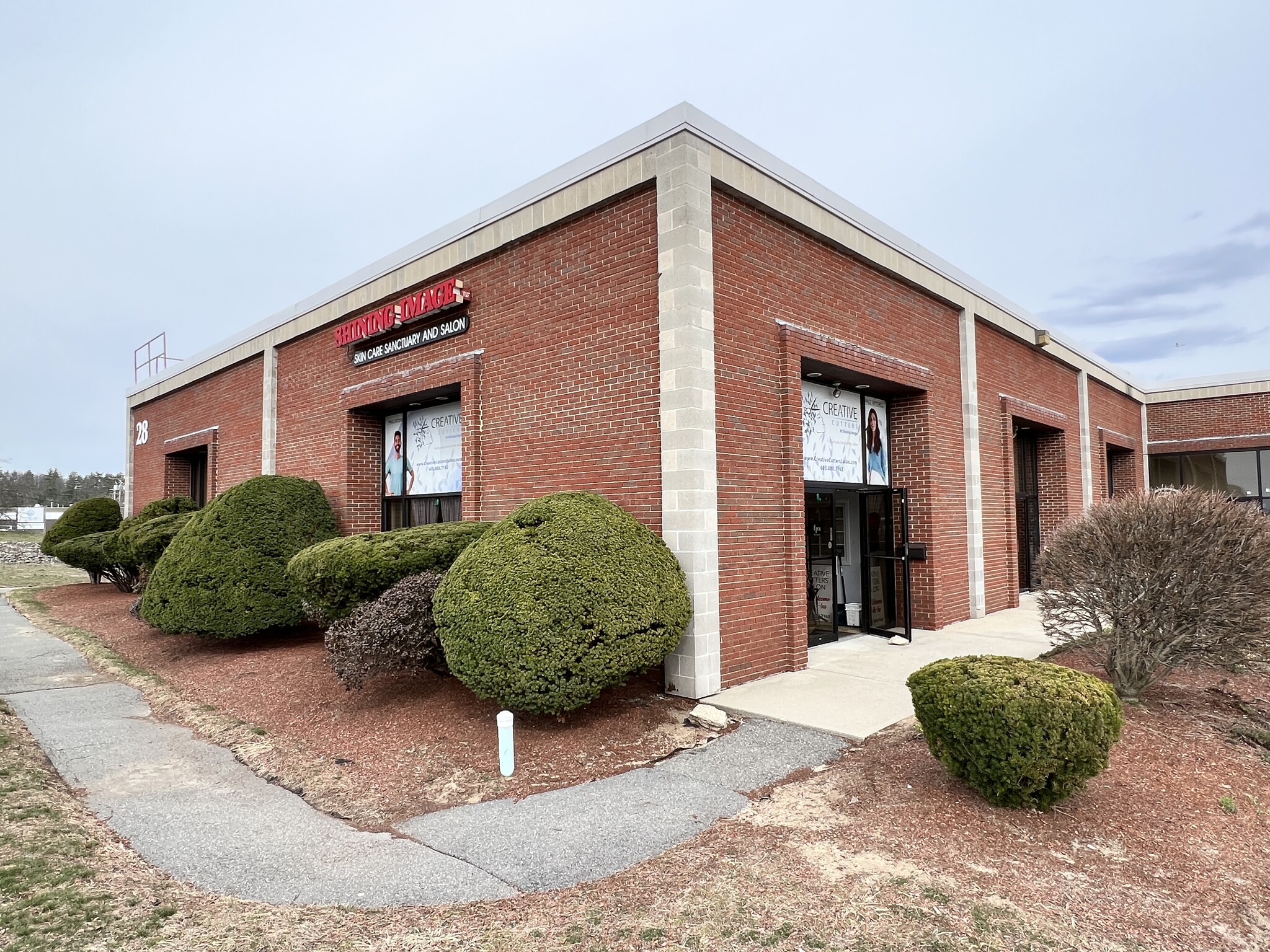 28 Charron Ave, Nashua, NH for sale Primary Photo- Image 1 of 1