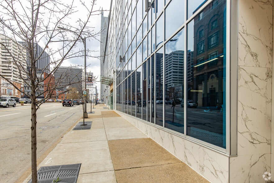 225 Boulevard of the Allies, Pittsburgh, PA for lease - Building Photo - Image 3 of 6