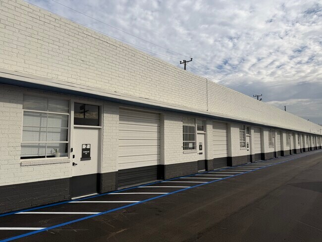 Plus de détails pour 8210 Lankershim Blvd, North Hollywood, CA - Bureau, Industriel à louer