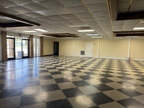 3410 Bashford Avenue Ct, Louisville, KY for lease Interior Photo- Image 2 of 2