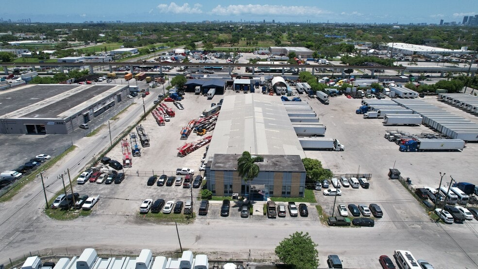 7180 NW 27th Ave, Miami, FL for lease - Building Photo - Image 1 of 7