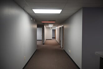 8402 Laurel Fair Cir, Tampa, FL for lease Interior Photo- Image 2 of 5