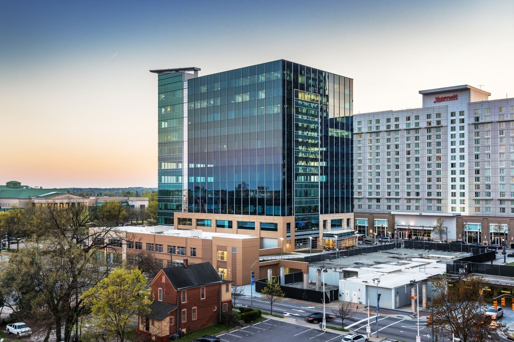 555 Fayetteville St, Raleigh, NC à louer Photo principale- Image 1 de 11