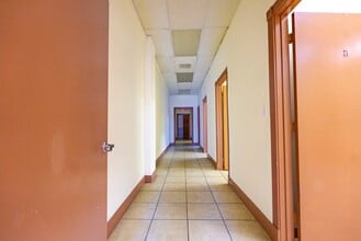 16391 NE 11th Ave, North Miami Beach, FL à louer Photo intérieure- Image 2 de 5