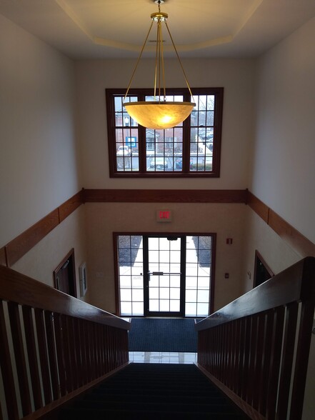 805 Hillsdowne Rd, Westerville, OH à louer - Hall d’entrée - Image 2 de 18