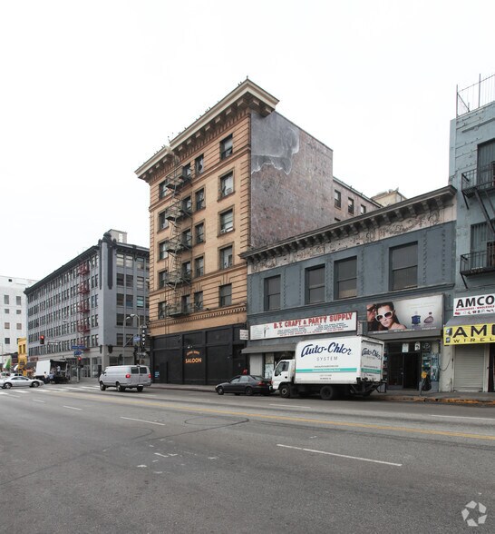 121 E 5th St, Los Angeles, CA à louer - Photo du bâtiment - Image 3 de 5