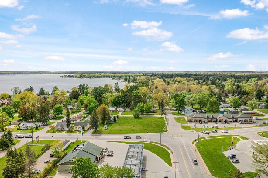 415 N Main St, Lake City, MI à vendre - Photo du bâtiment - Image 2 de 14