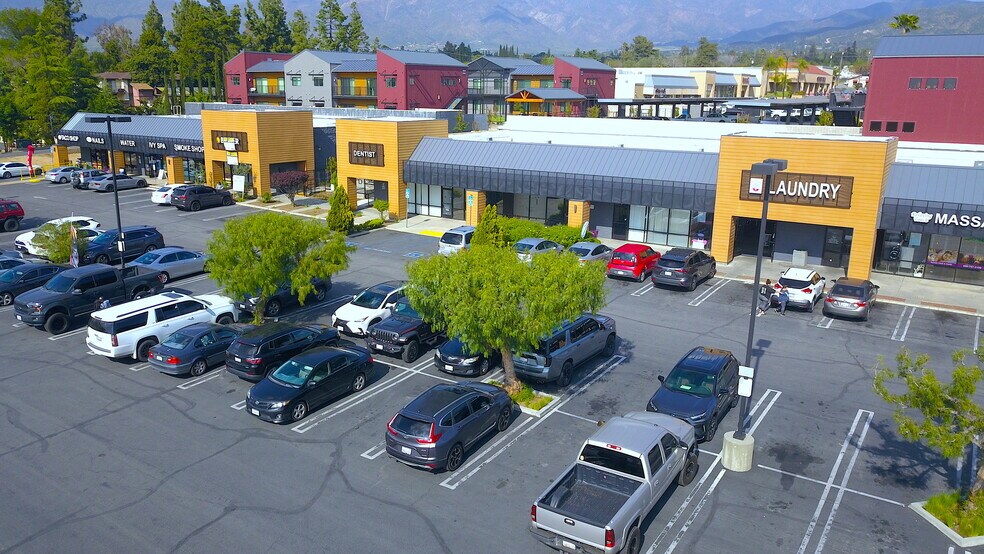 34366 Yucaipa Blvd, Yucaipa, CA à louer - Photo du bâtiment - Image 3 de 27