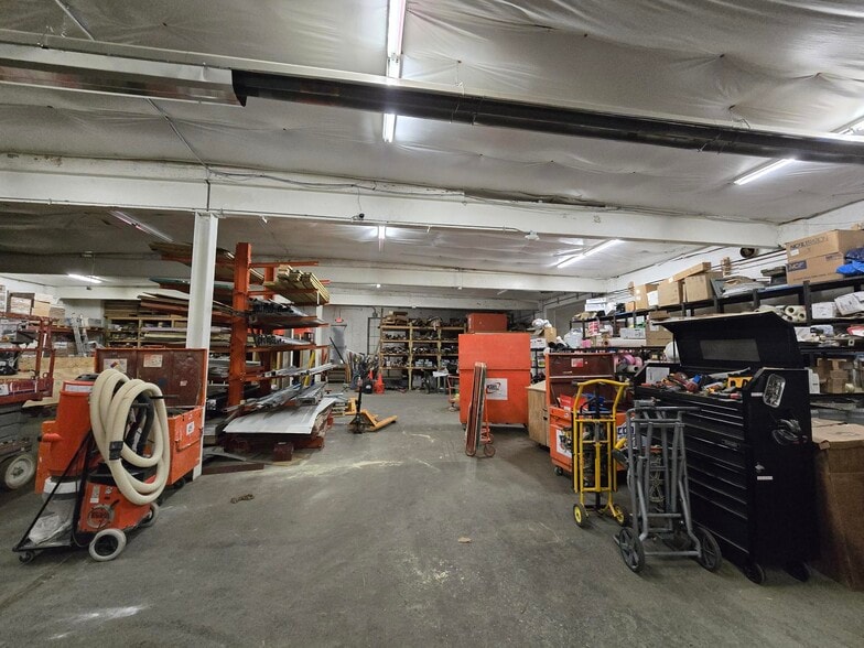 2140-2150 St Clair Ave, Cleveland, OH for sale - Interior Photo - Image 2 of 16