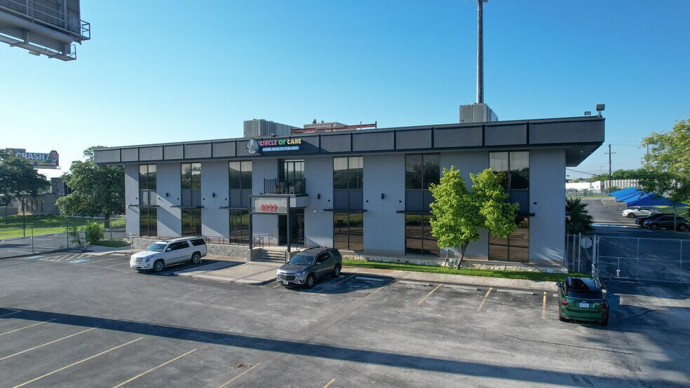 6222 W Interstate 10, San Antonio, TX à vendre - Photo du bâtiment - Image 1 de 16