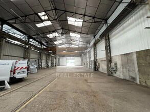 Industrial in Saint-Priest for sale Interior Photo- Image 2 of 7