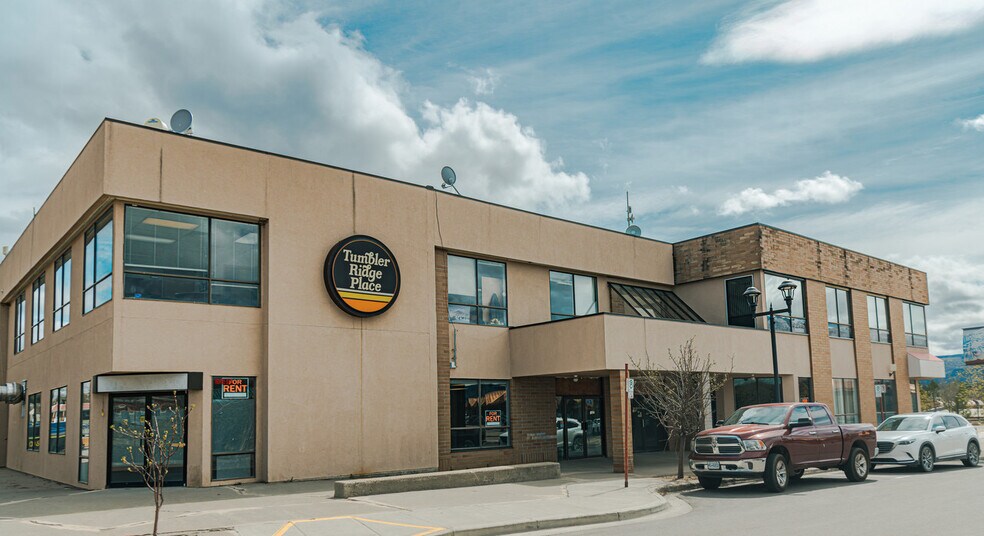 105-235 Front St, Tumbler Ridge, BC à vendre - Photo du bâtiment - Image 2 de 7