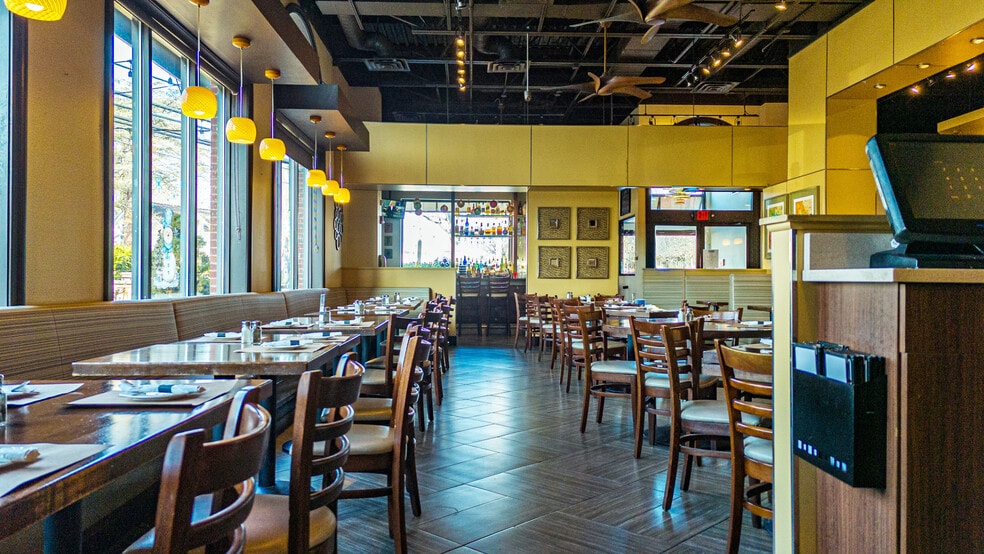 420 N Country Rd, Saint James, NY for sale - Building Photo - Image 3 of 12