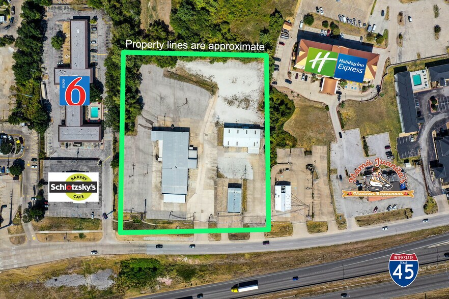 Former Wischnewsky Dodge portefeuille de 3 propriétés à vendre sur LoopNet.ca - Photo du bâtiment - Image 3 de 27