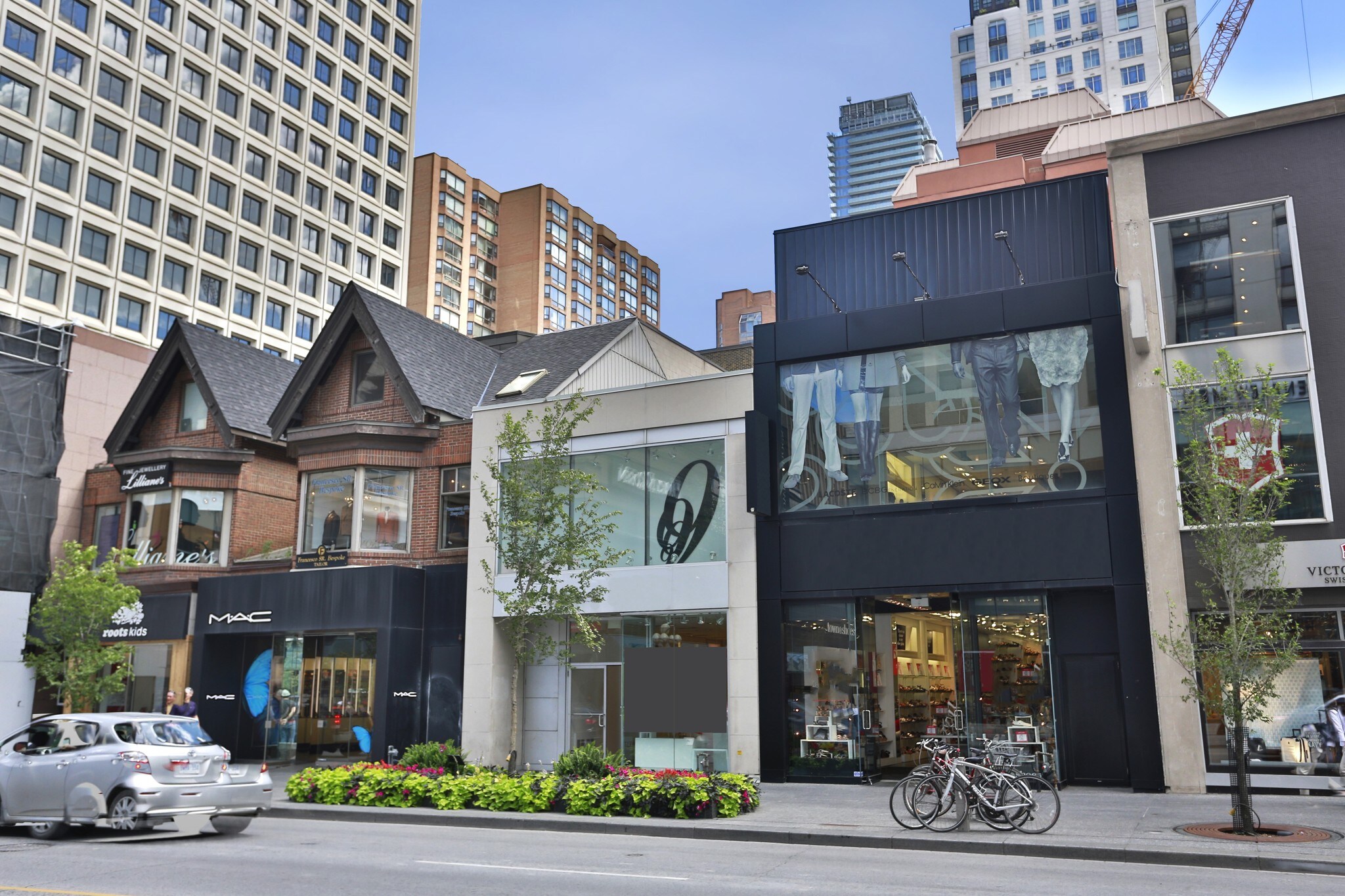 95 Bloor St W, Toronto, ON à vendre Photo du bâtiment- Image 1 de 1