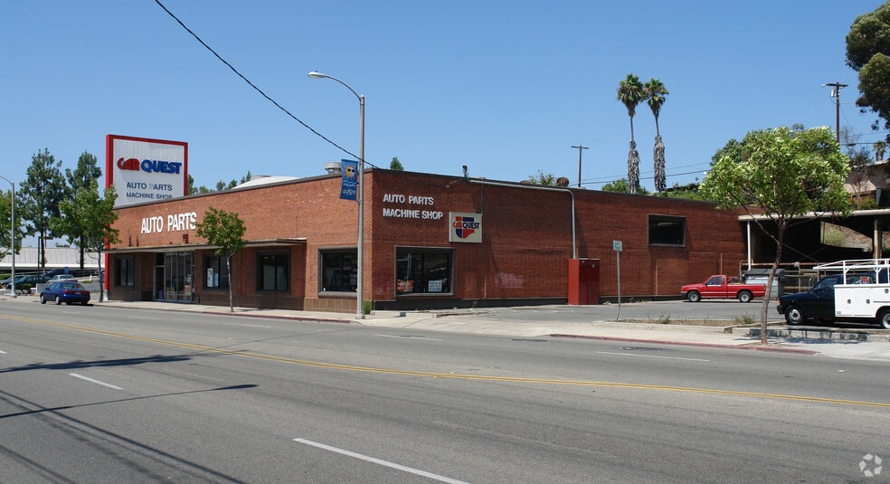 420 S Santa Fe Ave, Vista, CA à louer - Photo du bâtiment - Image 2 de 7