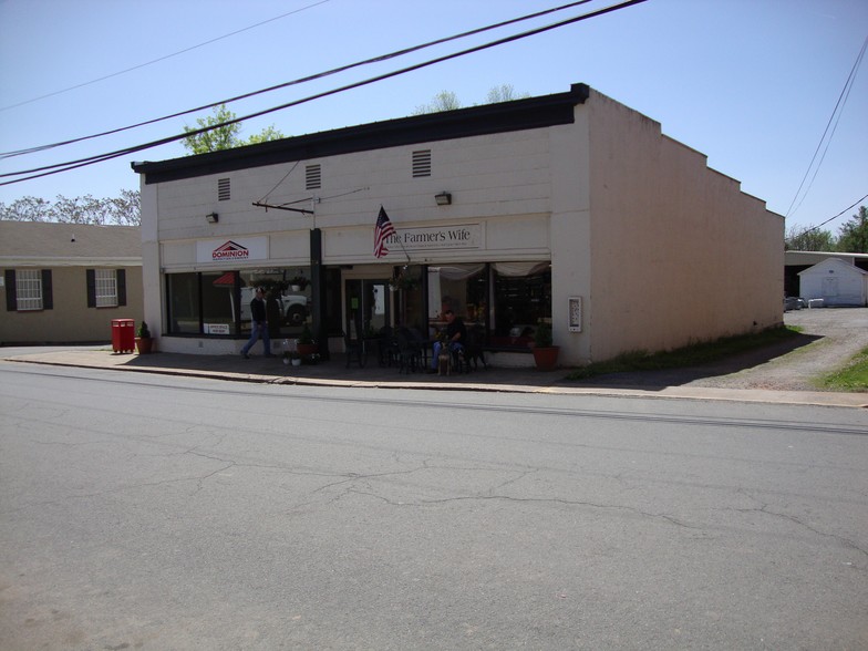 204 E Main St, Remington, VA à vendre - Photo du bâtiment - Image 1 de 1