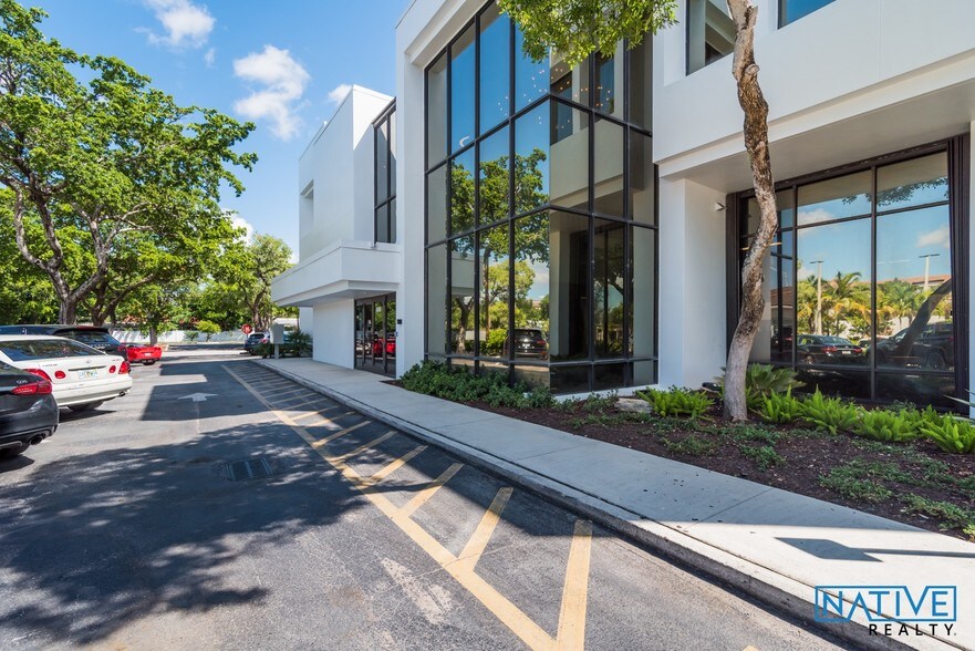 1471 NE 26th St, Wilton Manors, FL à louer - Photo du bâtiment - Image 2 de 9