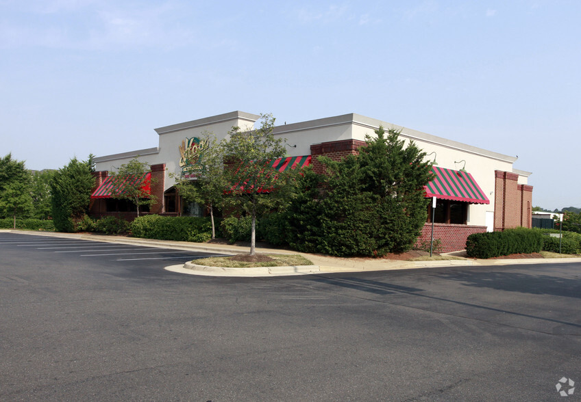 3625 Richmond Hwy, Alexandria, VA for lease - Primary Photo - Image 1 of 2