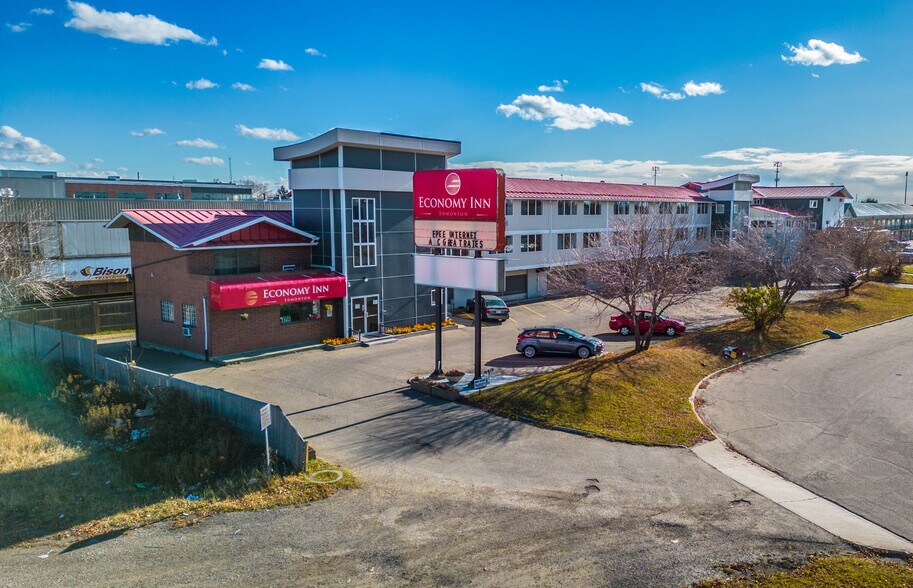 4009 Gateway Blvd NW, Edmonton, AB à vendre - Photo du bâtiment - Image 1 de 8