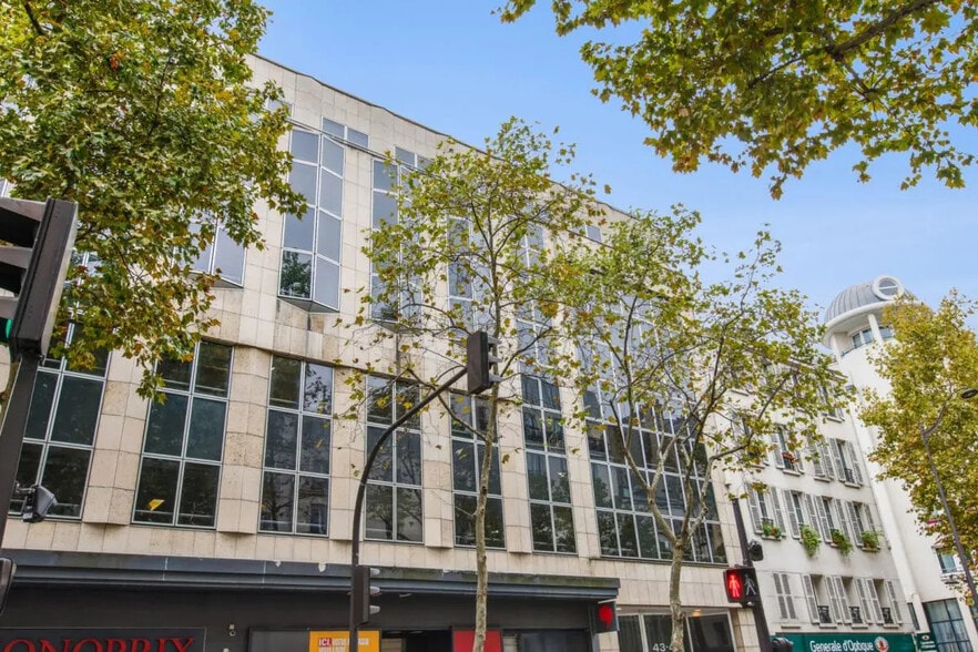 43 Avenue De Clichy, Paris for lease - Building Photo - Image 3 of 26