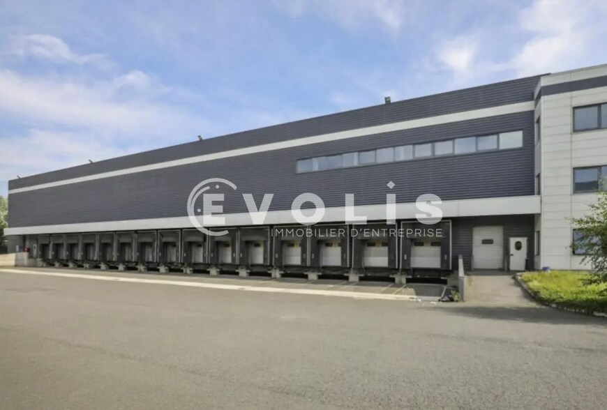 29 Rue Héléne Boucher, Chilly-Mazarin for lease - Building Photo - Image 1 of 10