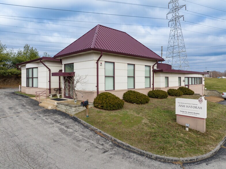 357 N Woods Mill Rd, Chesterfield, MO à vendre - Photo du bâtiment - Image 2 de 8