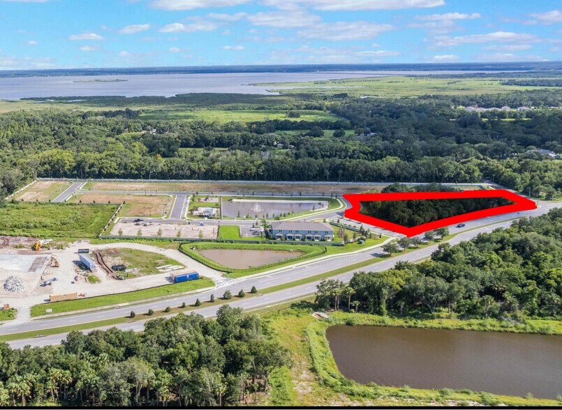 3240 Pondside Wy, Sanford, FL à louer - Photo principale - Image 1 de 4