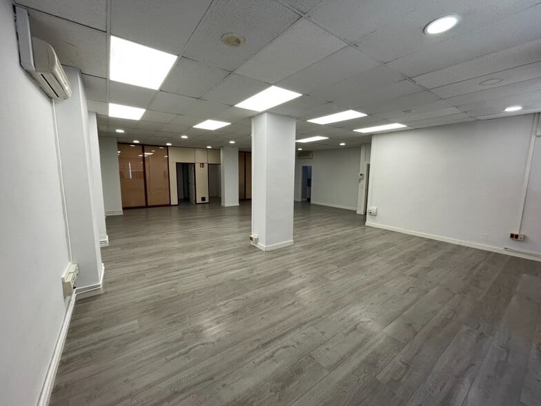 Multifamily in Madrid, Madrid for sale - Interior Photo - Image 3 of 7