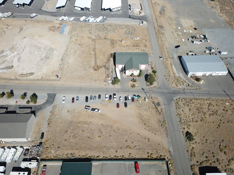 79 Carry Way, Mound House, NV à louer - Photo du bâtiment - Image 2 de 13