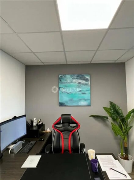 Office in Lattes for lease - Interior Photo - Image 3 of 4