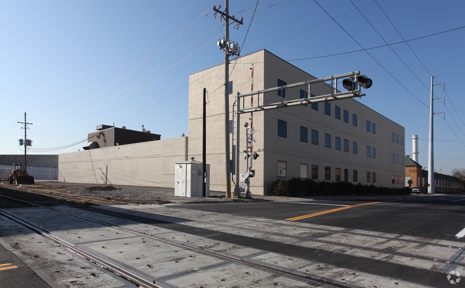 25 Funston Rd, Kansas City, KS for sale - Primary Photo - Image 1 of 20