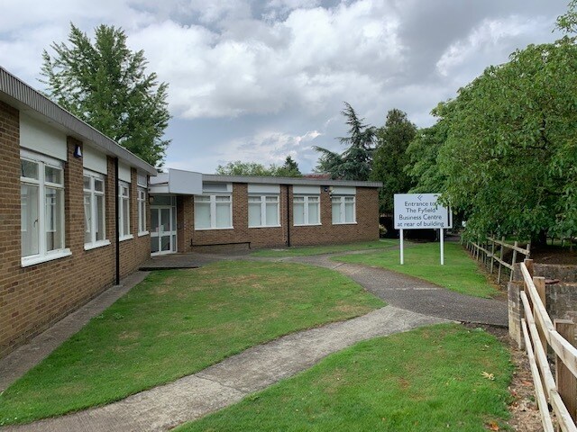 49 Elstar Rd, Ongar à louer Photo principale- Image 1 de 4