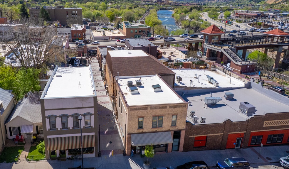 713 Cooper Ave, Glenwood Springs, CO à vendre - Photo du bâtiment - Image 2 de 33