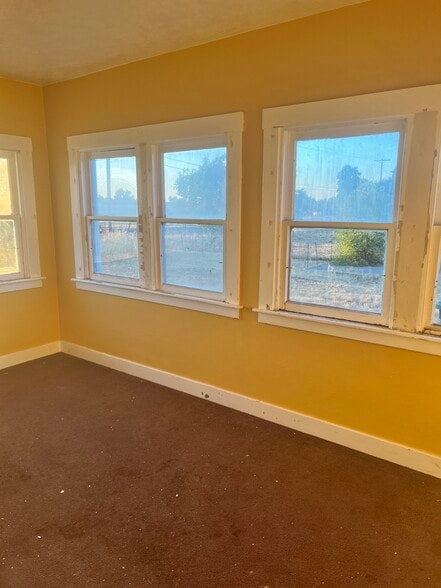 2809 Q St, North Highlands, CA for sale - Interior Photo - Image 3 of 8