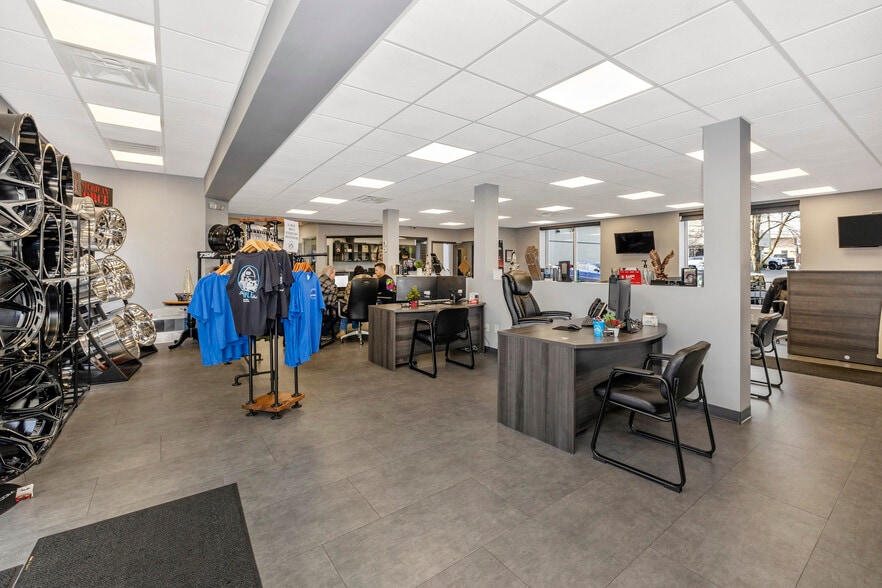 301 E 4th St, Frederick, MD for sale - Interior Photo - Image 2 of 14