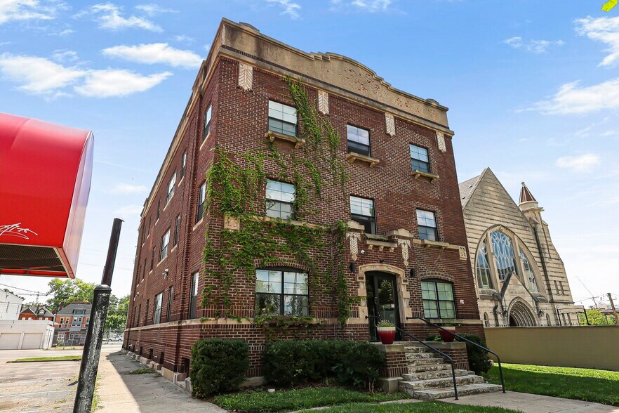 595 E Broad St, Columbus, OH à vendre - Photo du bâtiment - Image 3 de 29