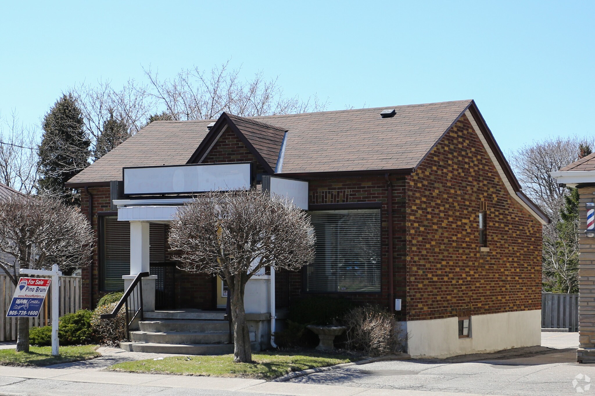 890 Simcoe St S, Oshawa, ON à vendre Photo principale- Image 1 de 1