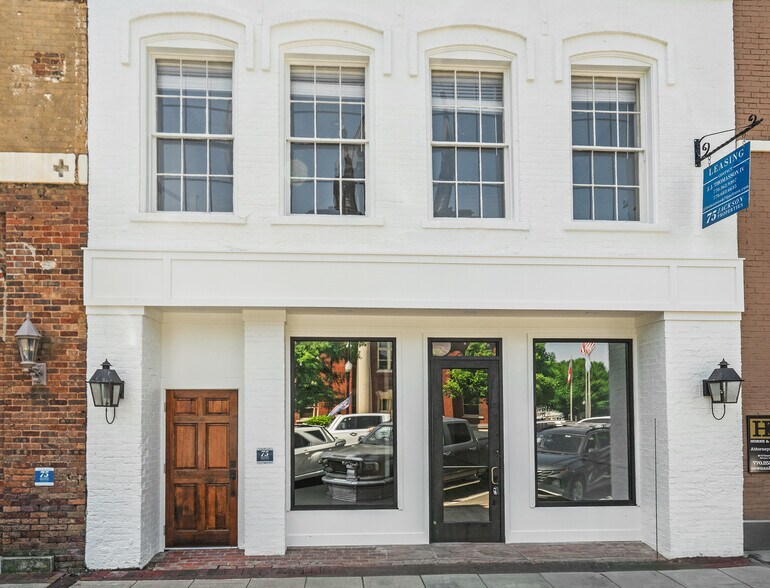 34 S Court Sq, Newnan, GA à louer - Photo du bâtiment - Image 1 de 8