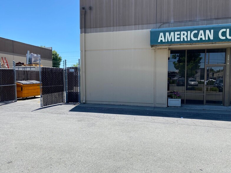 2395 Monument Blvd, Concord, CA à louer - Photo du bâtiment - Image 3 de 25