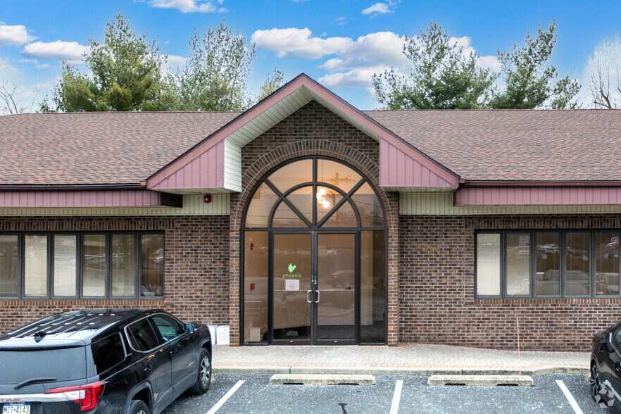 102 Browning Ln, Cherry Hill, NJ à vendre - Photo du bâtiment - Image 3 de 4