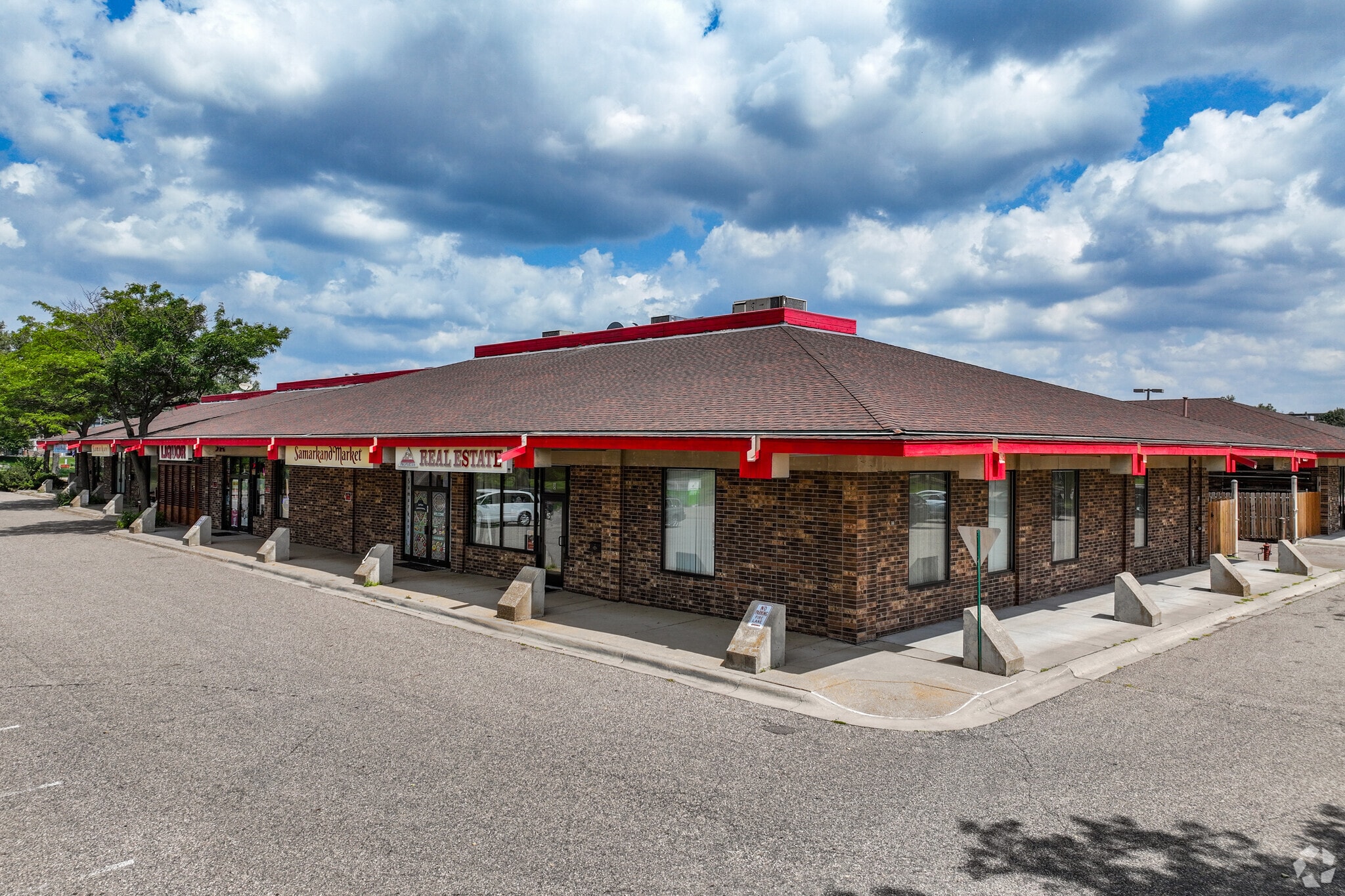 8-88 Nathan Ln, Plymouth, MN for lease Primary Photo- Image 1 of 17