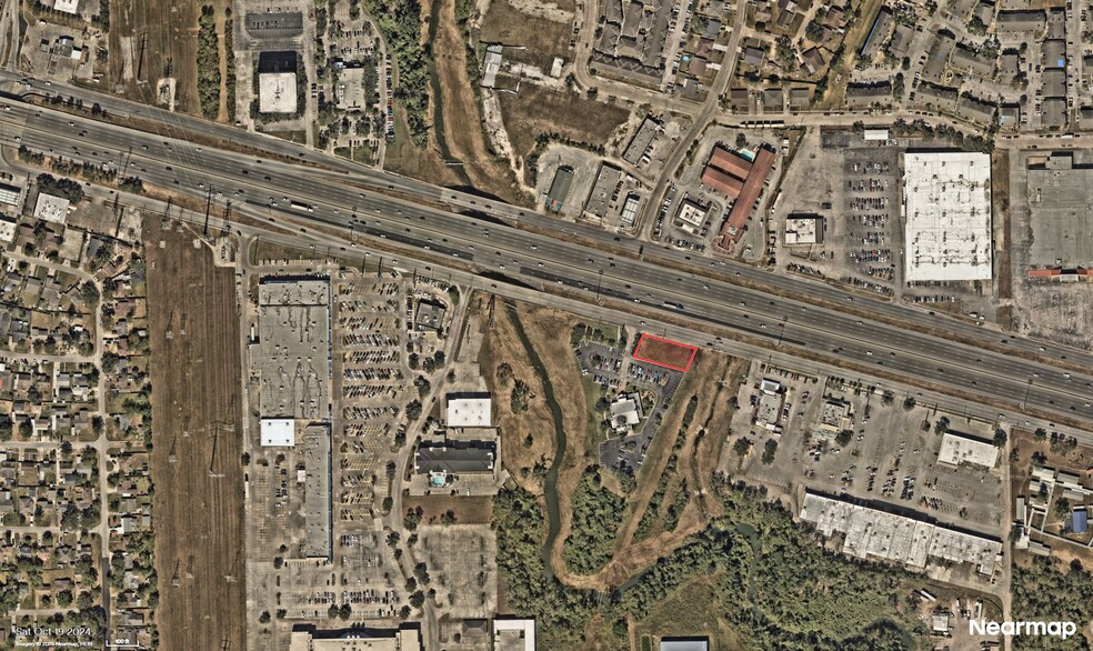 11910 East Fwy, Houston, TX à vendre - Photo du bâtiment - Image 1 de 2