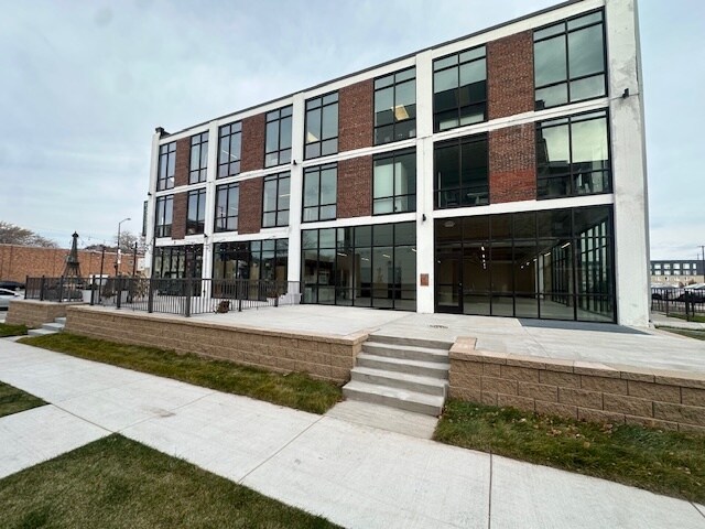 520 N Broadway St, Green Bay, WI à louer Photo du bâtiment- Image 1 de 2