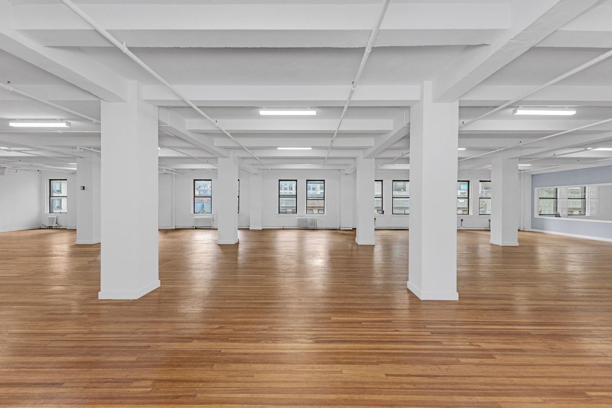 20-28 W 33rd St, New York, NY 10001 - Unit 2006 - - Interior Photo - Image 1 of 3